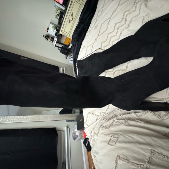 Thigh high black boots - Picture 3 of 6